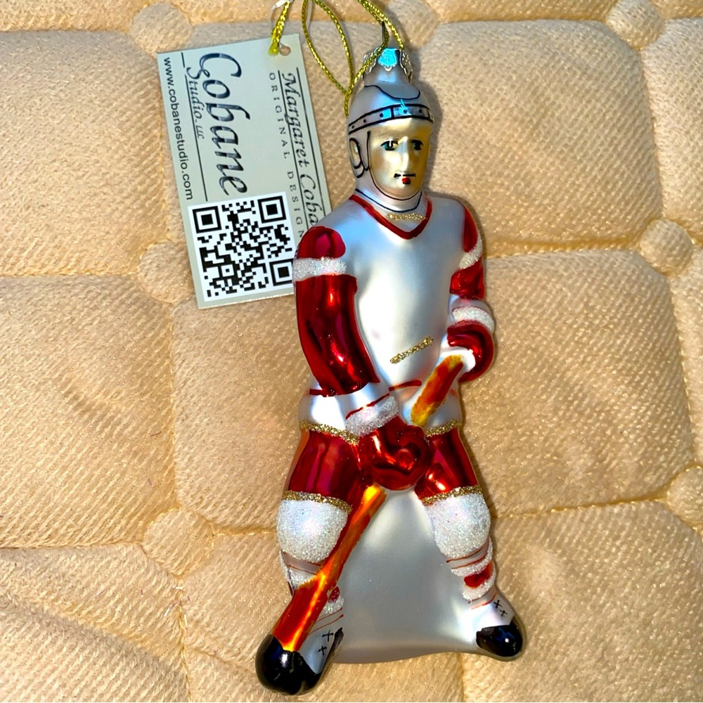Margaret Cobane Glass Christmas  Ornament Ice Hockey Player‎ New
